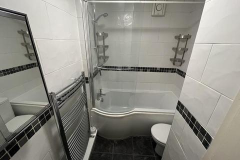 4 bedroom flat to rent, UNIVIERSITY AREA, LEEDS, WEST YORKSHIRE