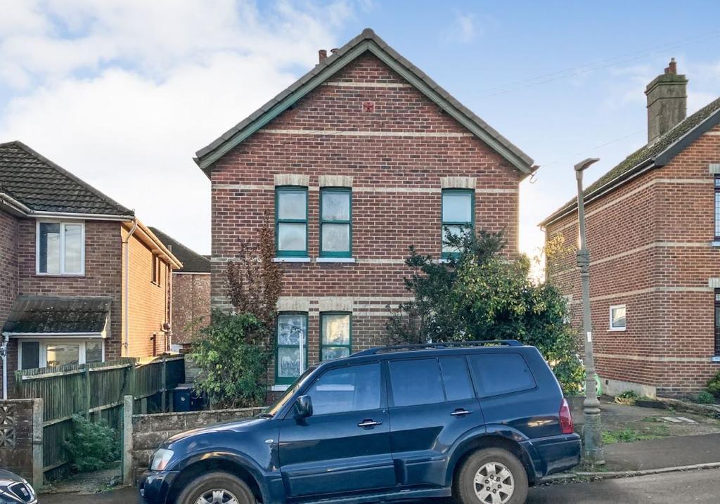 16 Acton Road, Bournemouth, Dorset... 3 bed detached house £165,000
