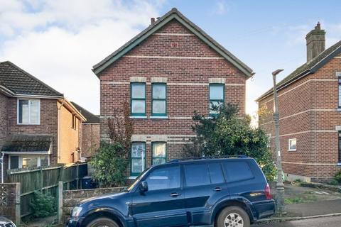 16 Acton Road, Bournemouth, BH10 4DW