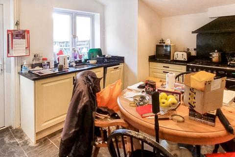 16 Acton Road, Bournemouth, BH10 4DW