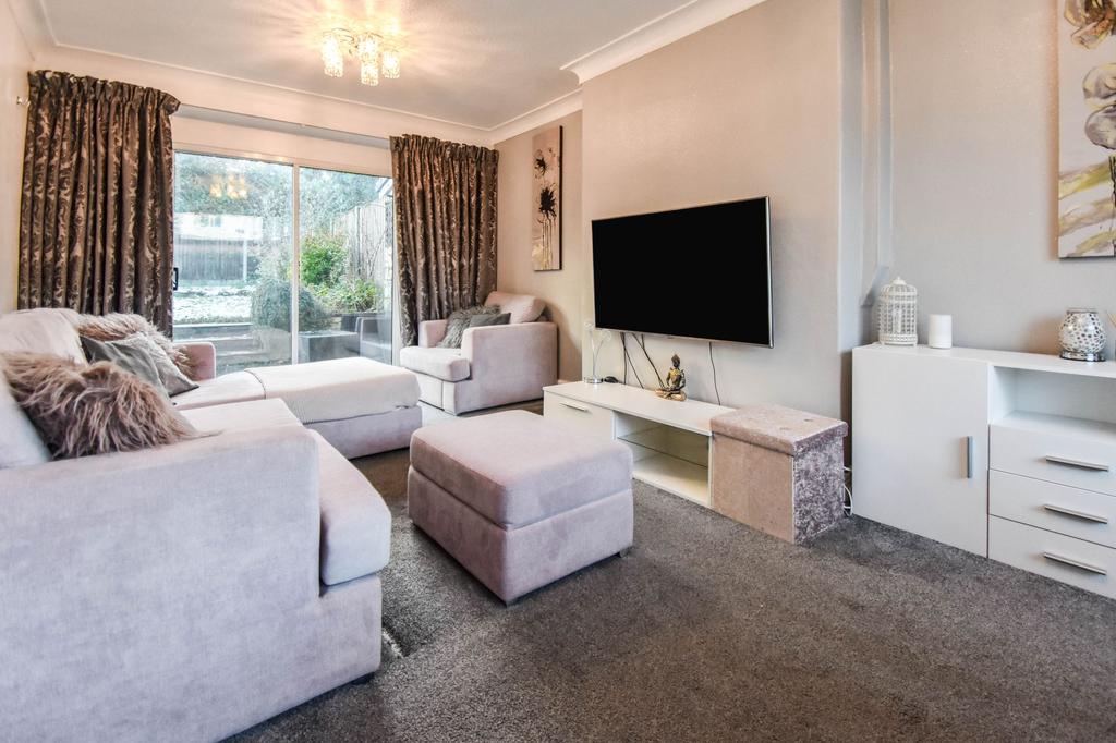 Lounge/Dining Room
