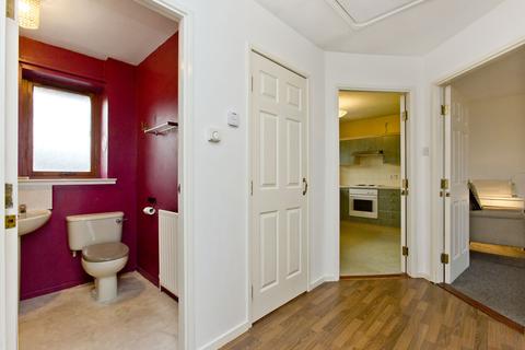 16/8 Hawkhill, Edinburgh, EH7 6LA