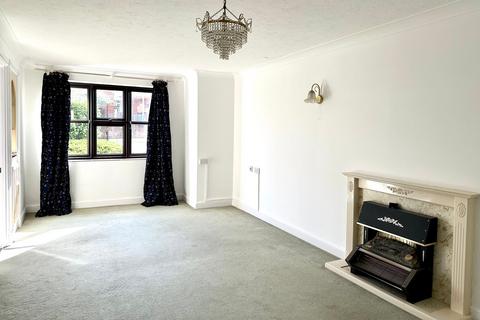 2 bedroom ground floor flat for sale, Maxwell Road, The Hollies Maxwell Road, HP9