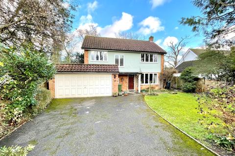 26 Alderside Walk, Englefield Green, Egham, TW20 0LY