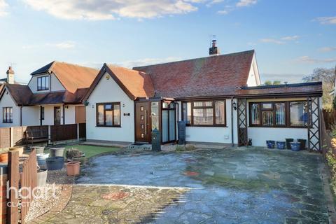 2 bedroom detached bungalow for sale - Oakleigh Road, Clacton-On-Sea