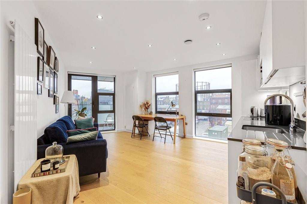 Esker Place, Cambridge Heath, London, E2 1 bed apartment £2,100 pcm (£485 pw)
