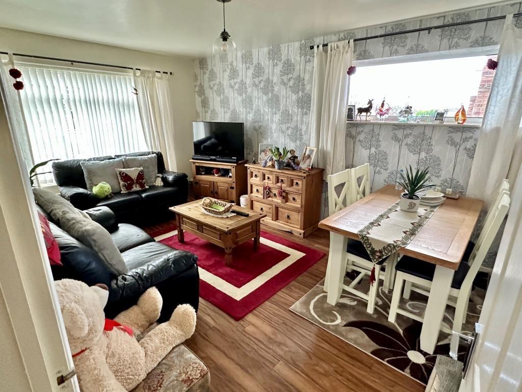 Meadow Lane, Weston, Newark... 3 bed bungalow £180,000