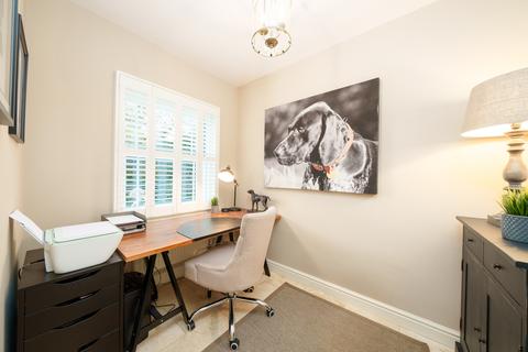 29 Dorsington Close, Hatton Park, Warwick, CV35 7TH