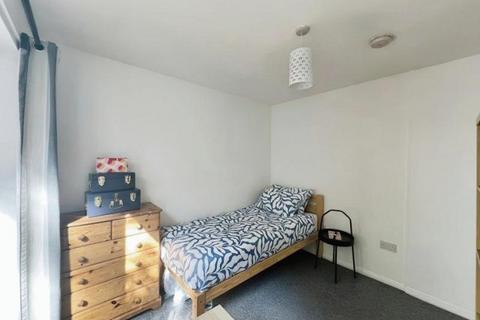 4 bedroom house share to rent, Culpepper Close