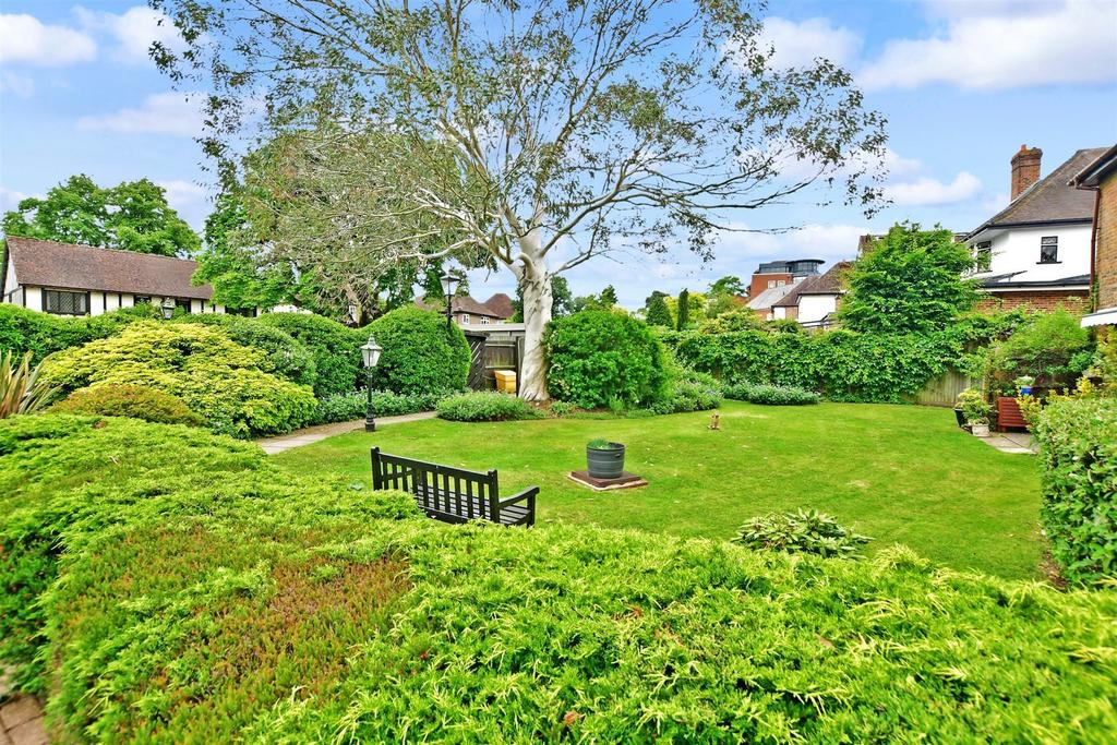 Monks Walk, Reigate, Surrey 1 bed flat for sale £55,000
