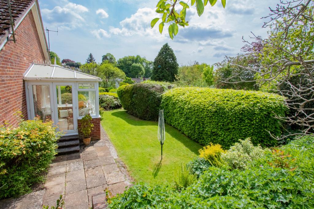 Mallocks Close, Tipton St John 3 bed detached bungalow £425,000