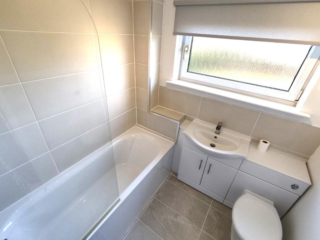Aviemore Gardens, Bearsden, Glasgow, G61 1 bed flat £695 pcm (£160 pw)