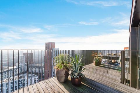 2 bedroom apartment to rent, Legacy Building, Embassy Gardens, London, SW11