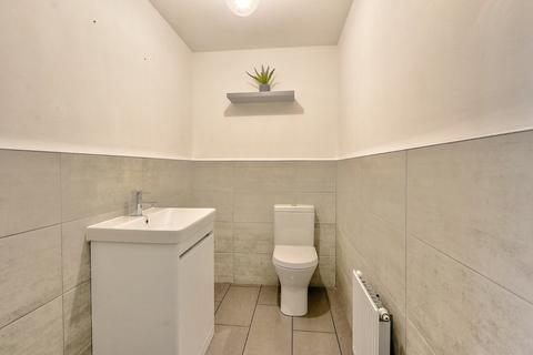 8 Birchwood Grove, Middlesbrough, TS6 0GE