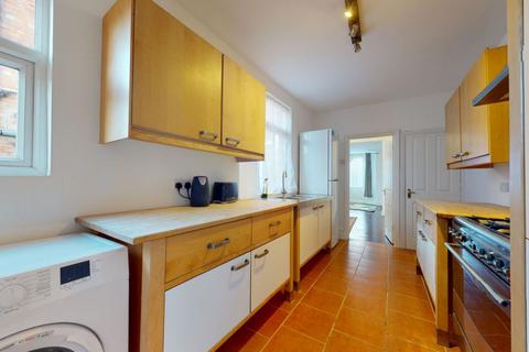42 Ashburnham Road, Northampton, NN1 4QY