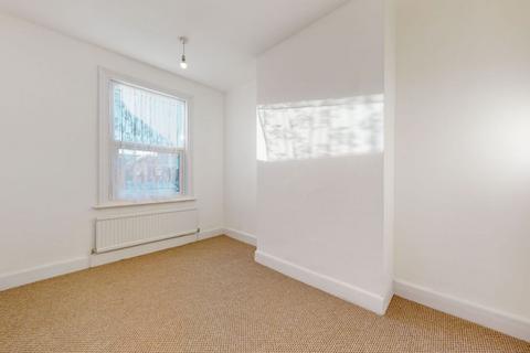 42 Ashburnham Road, Northampton, NN1 4QY