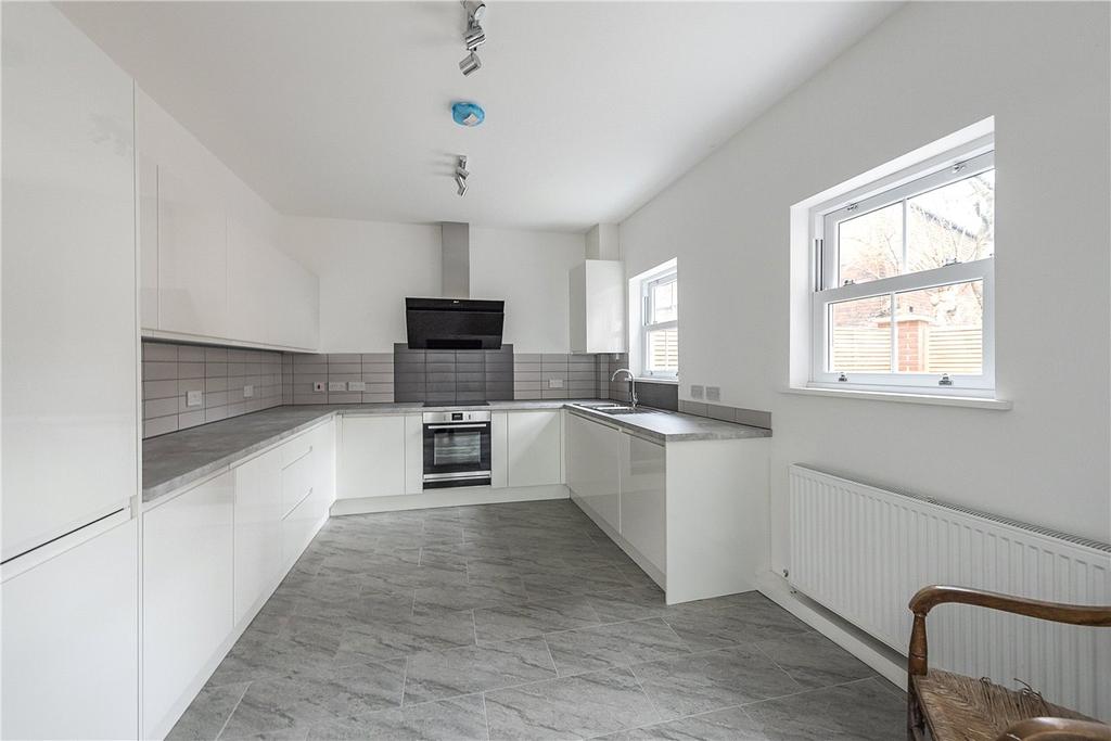 Radcliffe Road, Hitchin, Hertfordshire 3 bed semidetached house £750,000
