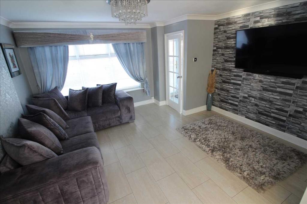 Weaver Avenue, Kirkby 3 bed semidetached house £175,000