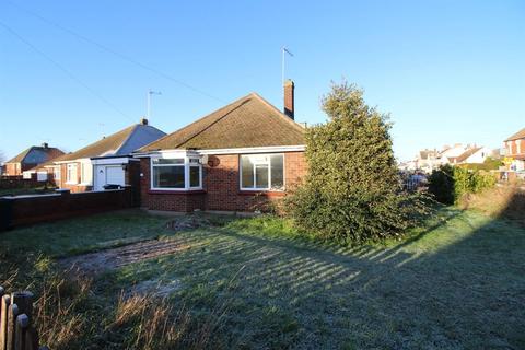 2 bedroom bungalow for sale - Coopers Lane, Clacton-on-Sea
