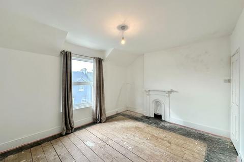 35 Bay View, Paignton, TQ3 2DL