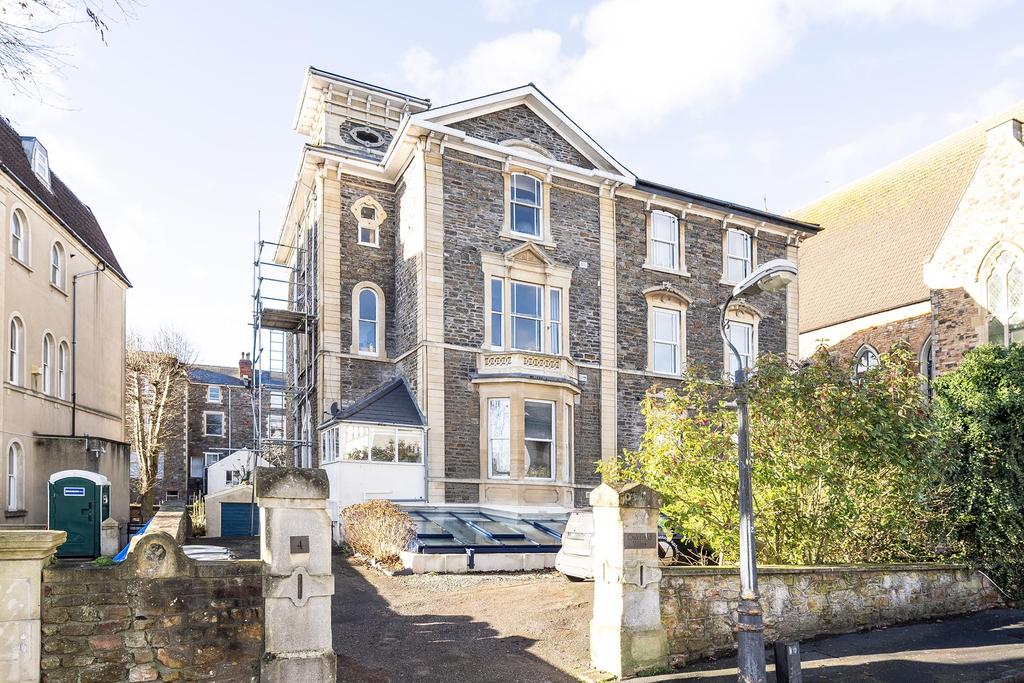 Oakfield Grove, Clifton, BS8 2 bed flat £1,395 pcm (£322 pw)