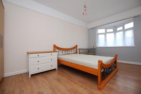4 bedroom apartment to rent, Madrid Road, Guildford, Surrey, GU2