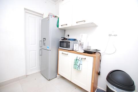 4 bedroom apartment to rent, Madrid Road, Guildford, Surrey, GU2