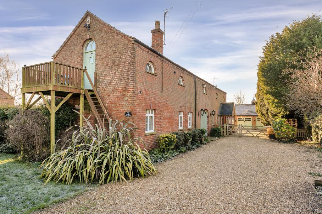 Gosberton Bank, Spalding, PE11 4 bed barn conversion for sale £625,000