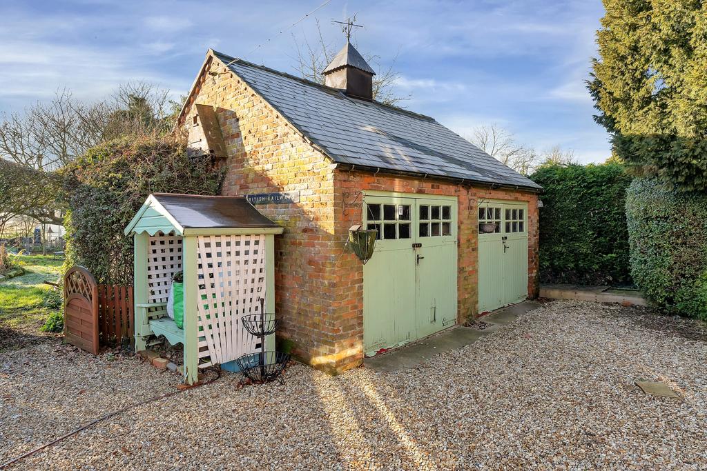 Gosberton Bank, Spalding, PE11 4 bed barn conversion for sale £625,000