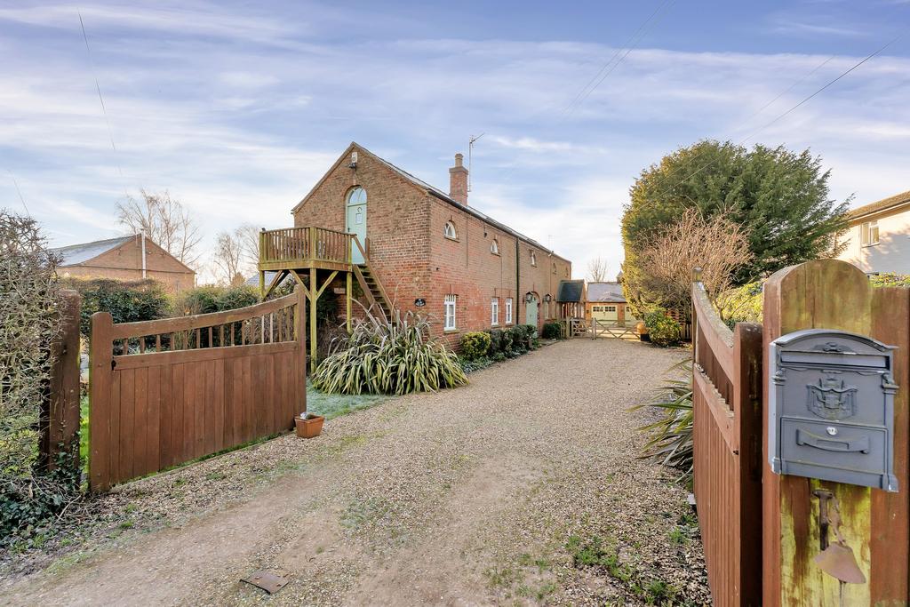 Gosberton Bank, Spalding, PE11 4 bed barn conversion for sale £585,000