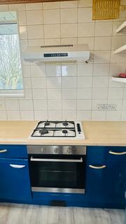 2 bedroom flat to rent, Nightingale court, London, E11