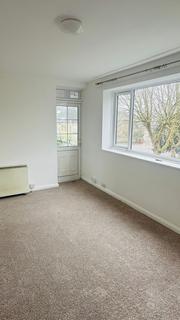 2 bedroom flat to rent, Nightingale court, London, E11