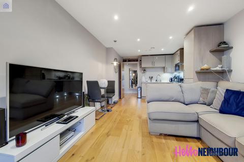 2 bedroom apartment to rent - Peake Court, Cavalier Close, Wallington, SM6, London