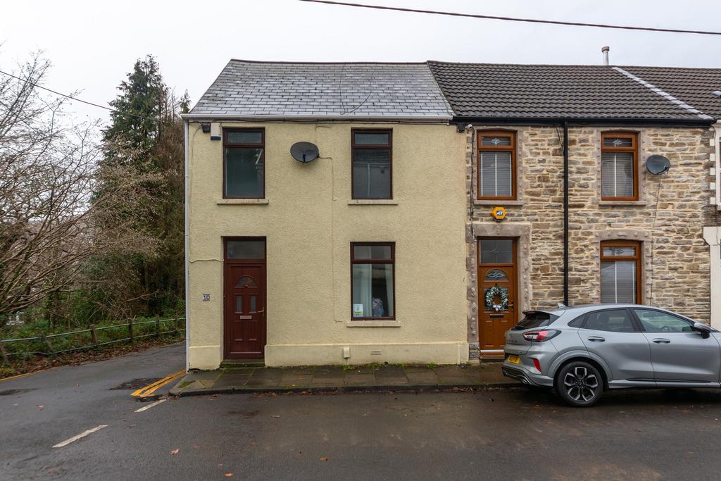 Ynys Y Gwas, Cwmavon, Port Talbot, Neath Port Talbot. 3 bed end of terrace house for sale £129,995