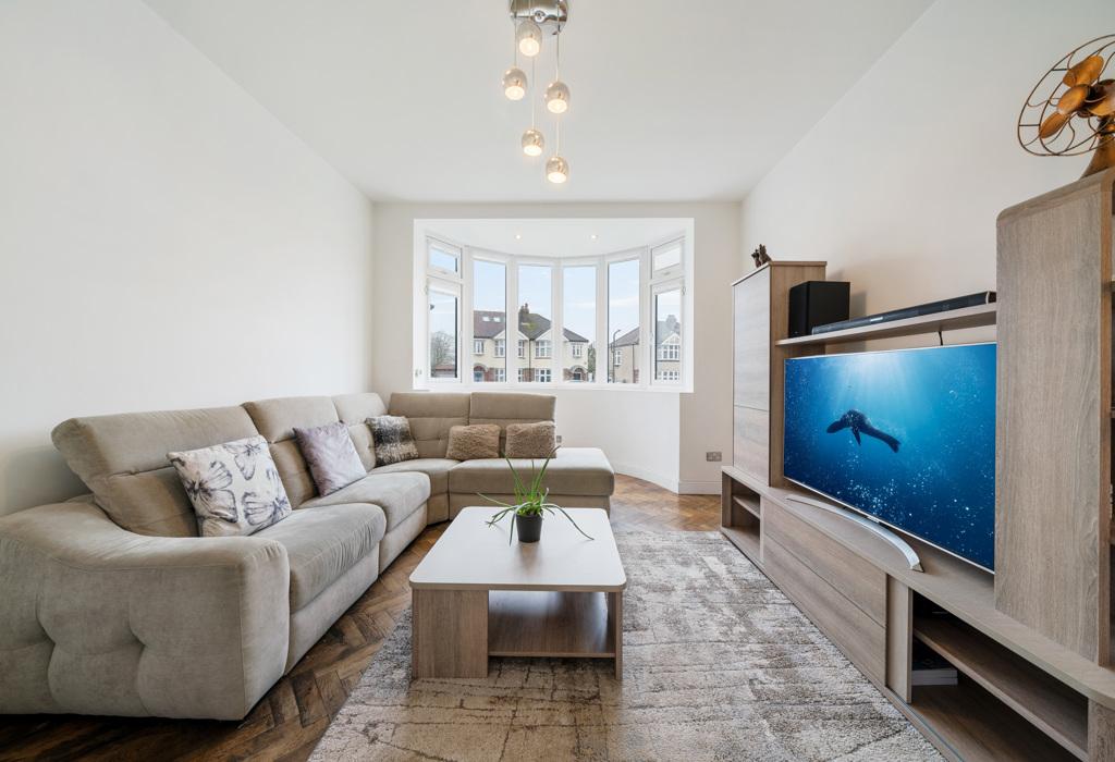 Ruskin Drive, Worcester Park, London 4 bed detached house £840,000