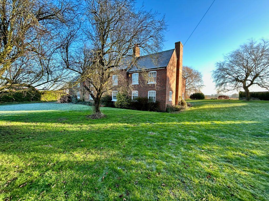 Sausethorpe, Farm, 25 Main Street, Kinoulton NG12 3EA 5 bed farm house