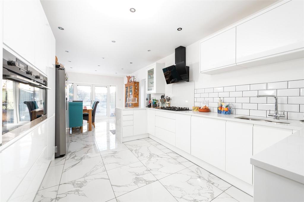 Kitchen/Breakfast Rm