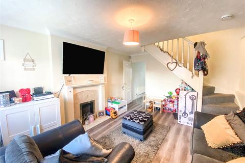 2 bedroom semi-detached house to rent, Chendre Close, Pendlebury, Swinton, M27