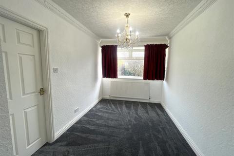 3 bedroom detached bungalow to rent - Pogmoor Road, Barnsley, S75 2JT