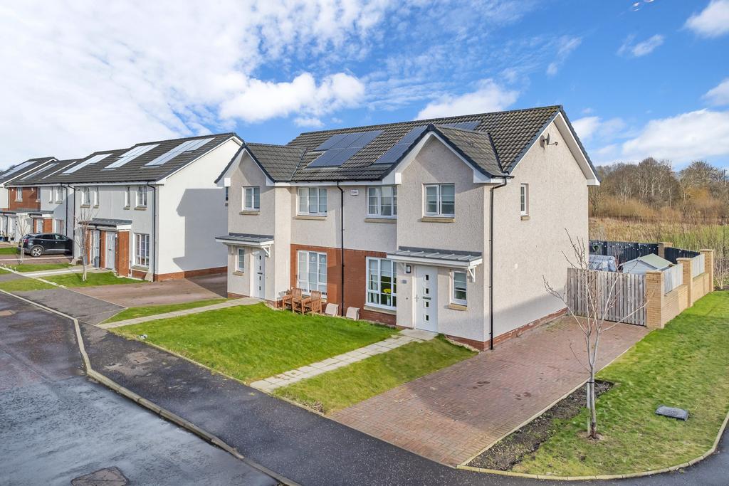 53 Mauchline Wynd, Rutherglen... 3 bed semi-detached villa - £210,000