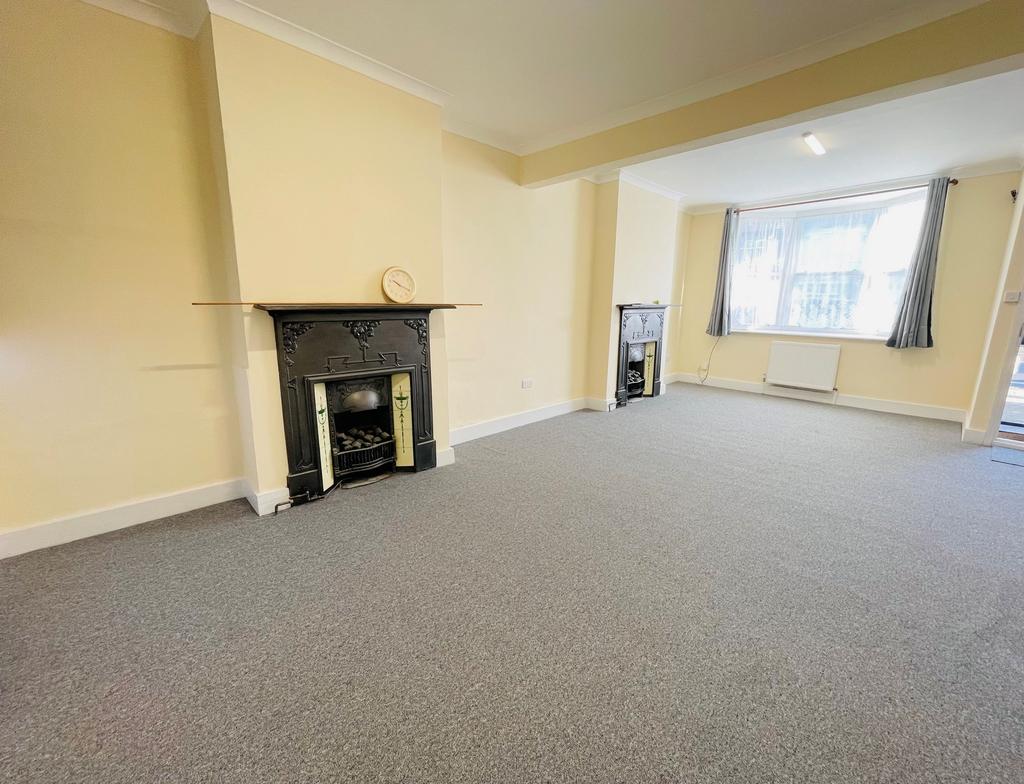 Ley Street, Ilford, IG2 3 bed house £2,000 pcm (£462 pw)