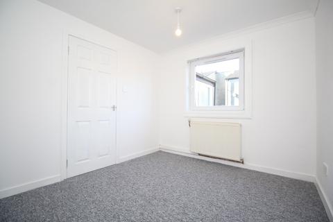 3 bedroom terraced house to rent, 32 Medlar Road, Cumbernauld, G67 3AL