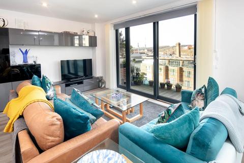 3 bedroom flat for sale - Millennium Promenade, Bristol, BS1