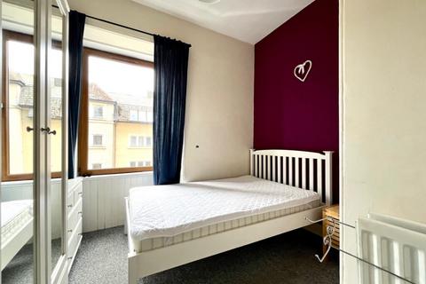 2 bedroom flat to rent, 8F Union Street, Stirling, FK8 1NY