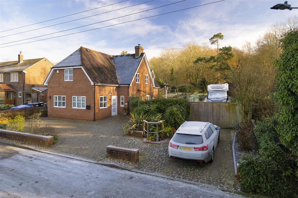 Primrose House, Dunkirk Road North, Dunkirk 5 bed detached house for