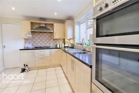 4 Elwyn Close, Stretton, Burton-on-trent, DE13 0BG