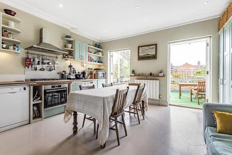 Flat C, 20 Cumberland Park, London, W3 6SX