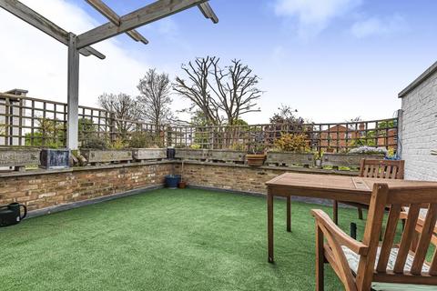 Flat C, 20 Cumberland Park, London, W3 6SX