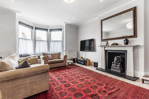 Flat C, 20 Cumberland Park, London, W3 6SX