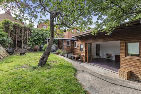 Flat C, 20 Cumberland Park, London, W3 6SX